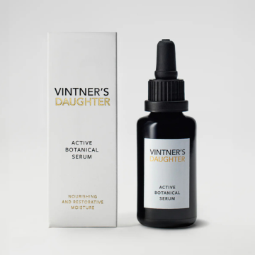 Black dropper bottle of Vintner&