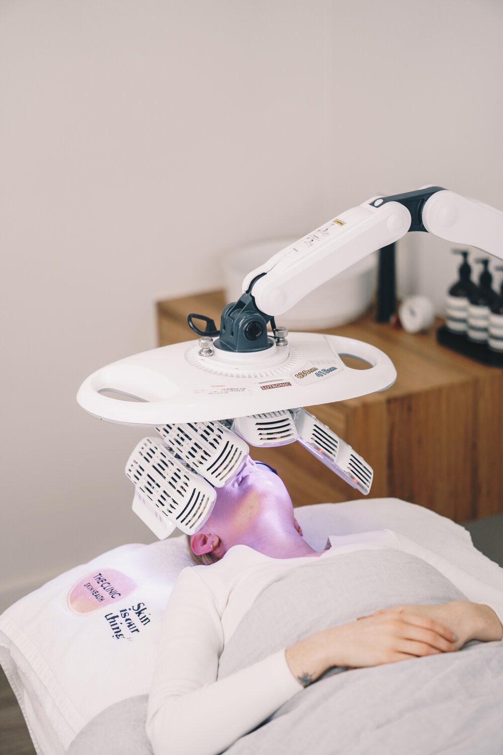 LED Blue Therapy Facial